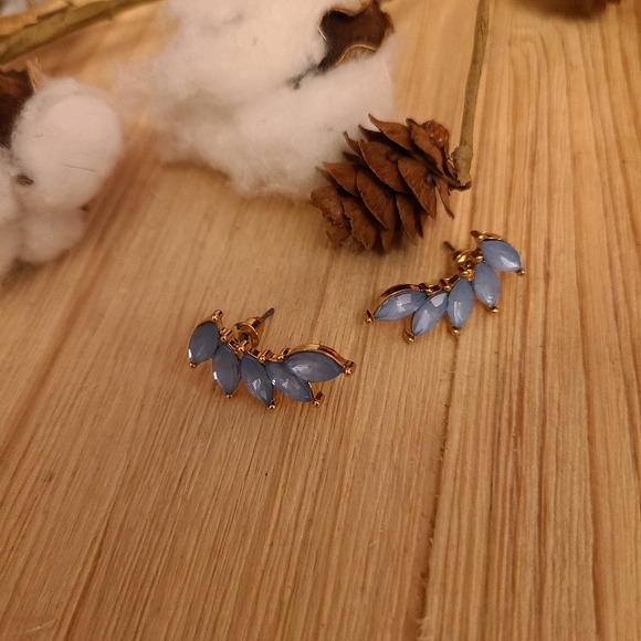 💙💙NEW💙💙BEAUTIFUL!! Light Blue Marquise Cut Earrings or Ear Climbers - Picture 6 of 10